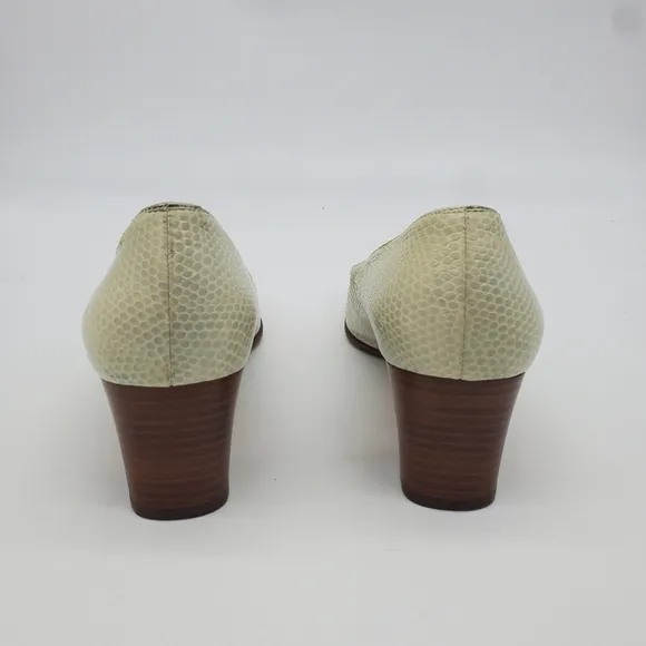 Salvatore Ferragamo Shoes Women 8.5 AA Heels Ivory White Lizard Print