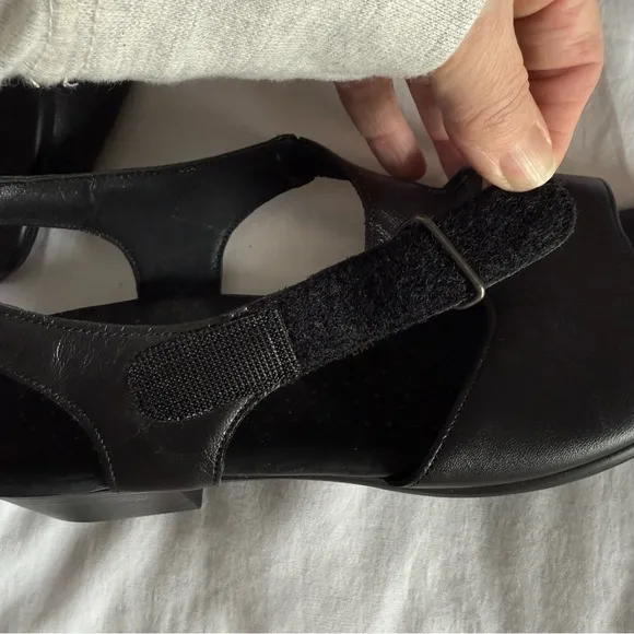SAS 9.5S Suntimer Black Sandals Open Toe Tri Pad Comfort Shoes USA Heel Strap
