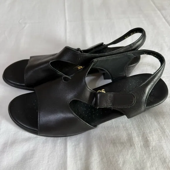 SAS 9.5S Suntimer Black Sandals Open Toe Tri Pad Comfort Shoes USA Heel Strap