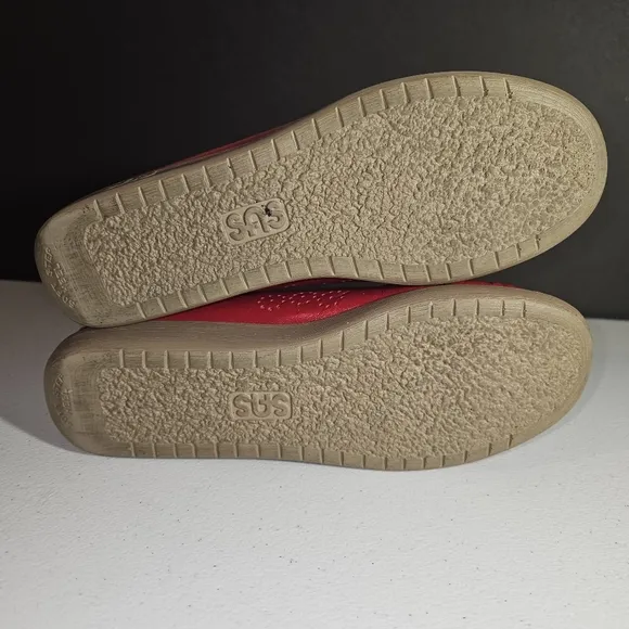 SAS RED Cranberry Bounce Loafers RARE HTF Size 9 Narrow