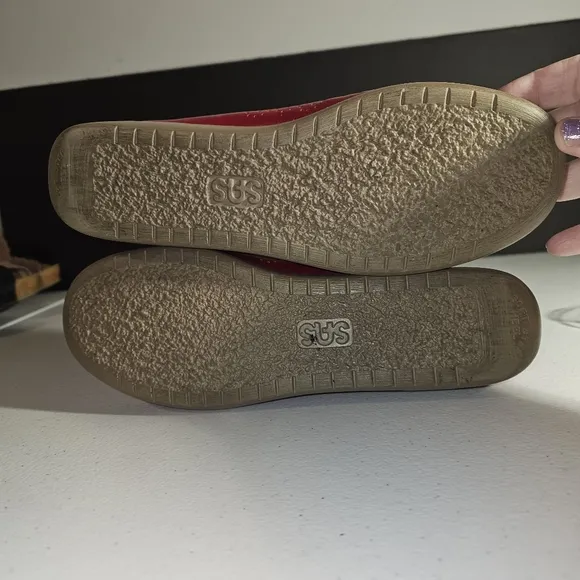 SAS RED Cranberry Bounce Loafers RARE HTF Size 9 Narrow