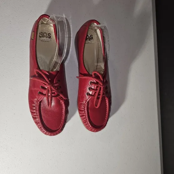 SAS RED Cranberry Bounce Loafers RARE HTF Size 9 Narrow