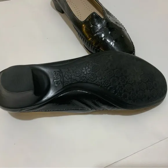 SAS soft patent black leather low heel shoes 7.5 M