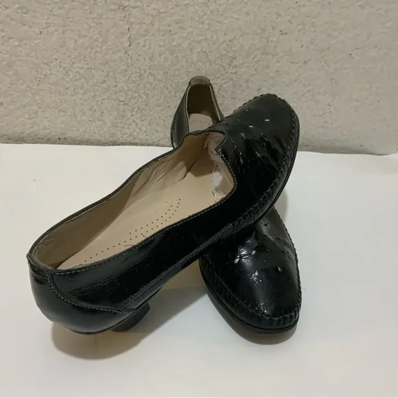 SAS soft patent black leather low heel shoes 7.5 M