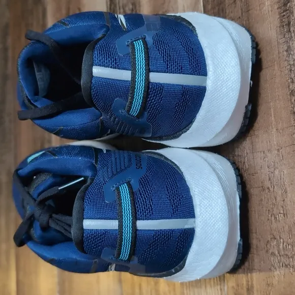 Saucony Triumph 20 Size 12.5W In Navy Blue - Unworn, NWOB