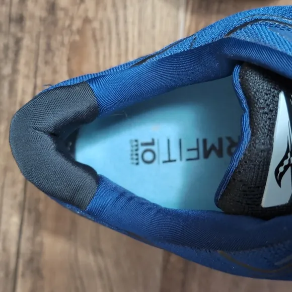 Saucony Triumph 20 Size 12.5W In Navy Blue - Unworn, NWOB