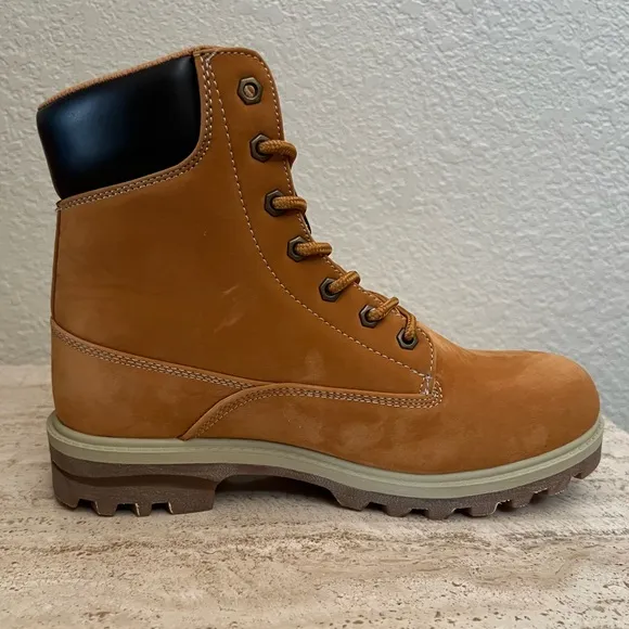 SB19 Lugz Women’s Empire Hi Water Resistant 6-Inch Boot Size 10