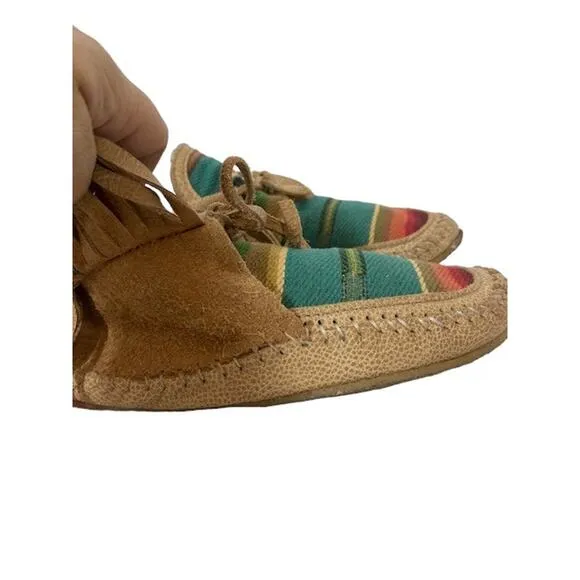 SERAPE Pattern Leather Moccasins - Wind Dancer Moccasin Shoes - Size 6