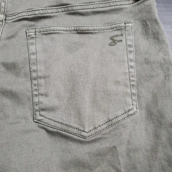 Seven 7 Utility Shorts Women Size 12 Green