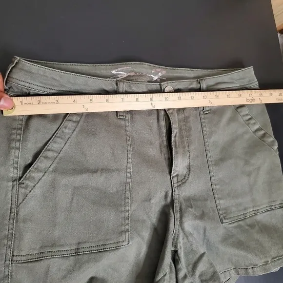 Seven 7 Utility Shorts Women Size 12 Green