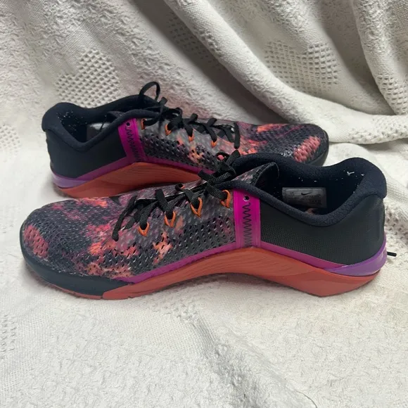 Size 13 Nike Men’s Metcon 6 Martian Sunrise Preowned Purple Orange CK9388-003