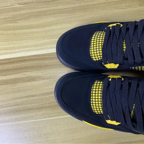 Size 9- Air Jordan 4 Retro Thunder Black/Yellow Men’s Sneakers (Pre-ow…