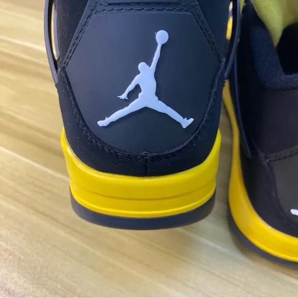 Size 9- Air Jordan 4 Retro Thunder Black/Yellow Men’s Sneakers (Pre-ow…