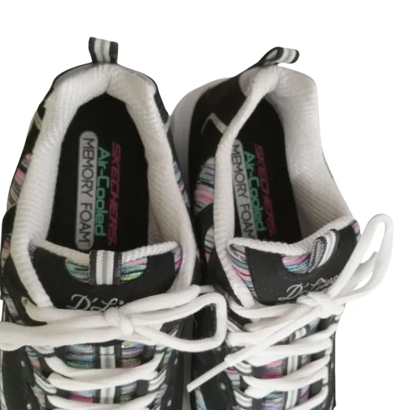 Skechers Black and White Sneakers with Cushioned Sole WOMEN'S SIZE 9 LIKE NEW