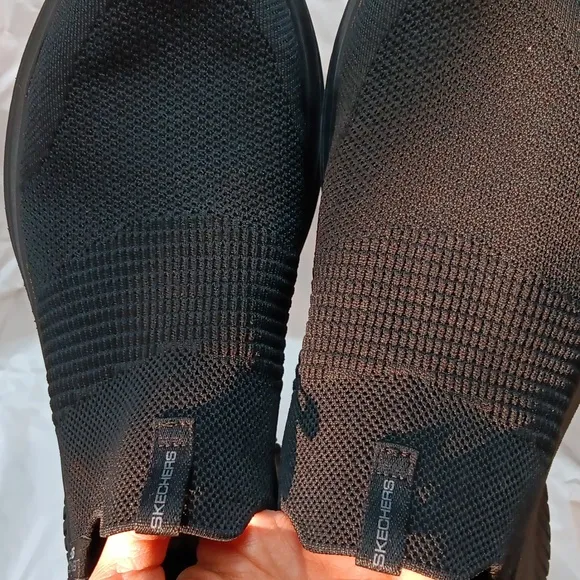 Skechers Black Sneakers with Sock-Like Fit and Wave Sole