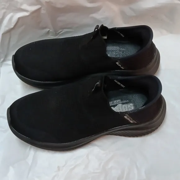 Skechers Black Sneakers with Sock-Like Fit and Wave Sole