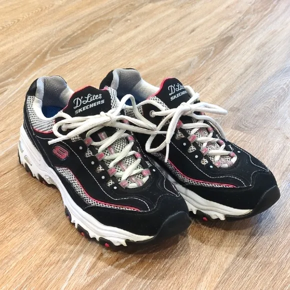 Skechers D'Lites Black and White 🖤😃🩷🤍Sneakers Women's size 7.5