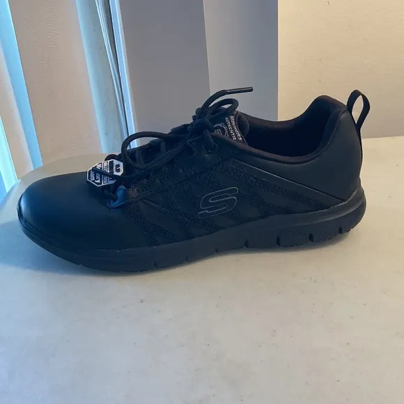 Slip Resistant Skechers NWT Relaxed Fit Air Cooled Memory Foam Black Shoes Sz 7