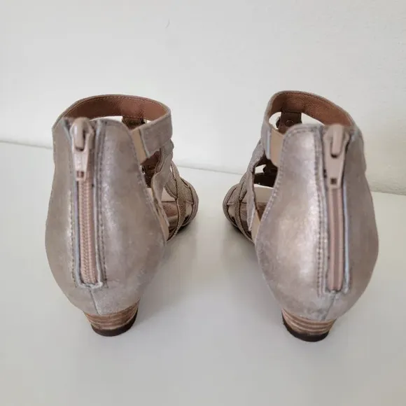 Sofft Leather Sandals Womans Size 9 Gold Strappy Comfort Shoes