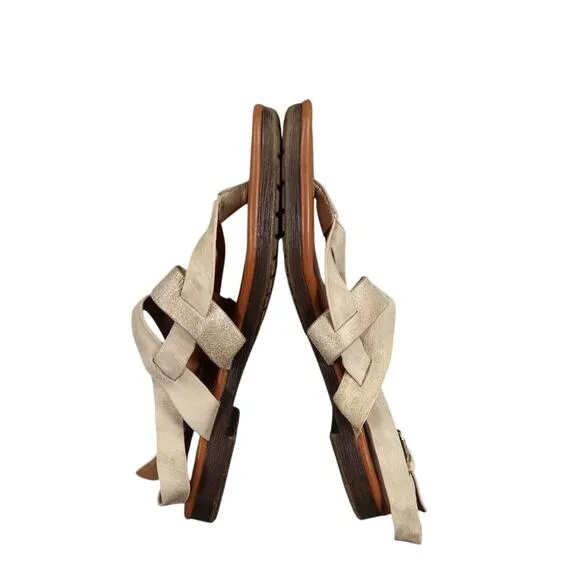 Sofft Shoes Womens 7.5 Sandals Fashion Leather Slingback Casual Bena Metallic