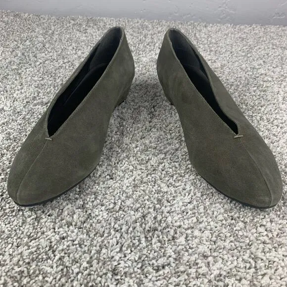 Soft surroundings Shoes Women Size 8.5 Gray Suede Fabrizia Pointed Toe Wedge