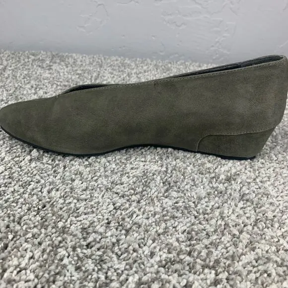 Soft surroundings Shoes Women Size 8.5 Gray Suede Fabrizia Pointed Toe Wedge