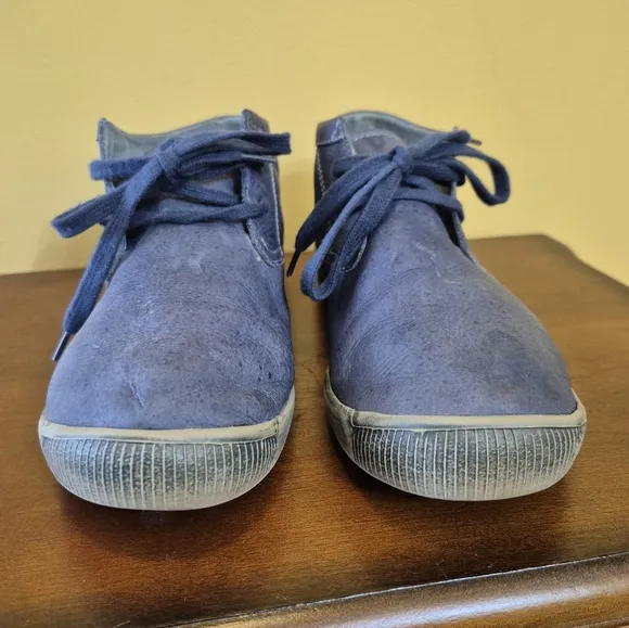 Softinos By Fly London Isleen High Top Lace Up Soft Leather Sneakers(38)7.5