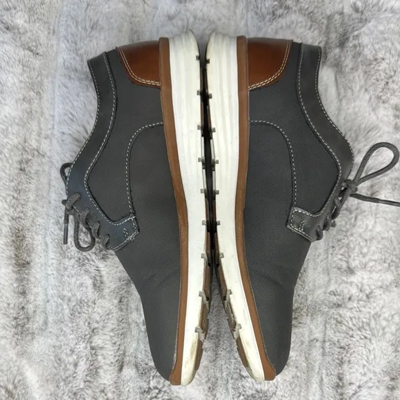 Steve Madden boys Gray and Brown Shoes size 5