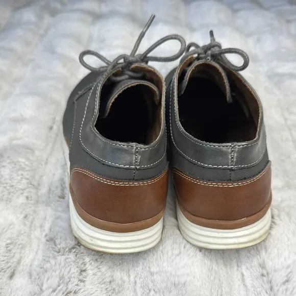 Steve Madden boys Gray and Brown Shoes size 5