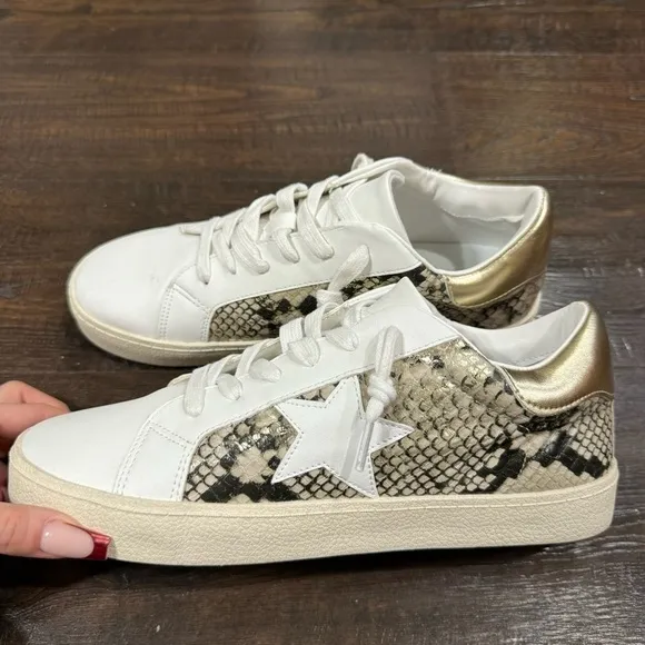 Steve Madden Sienna Madden Girl Larrk Sneaker Size 8.5 Women
