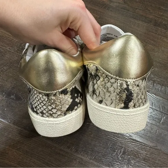 Steve Madden Sienna Madden Girl Larrk Sneaker Size 8.5 Women