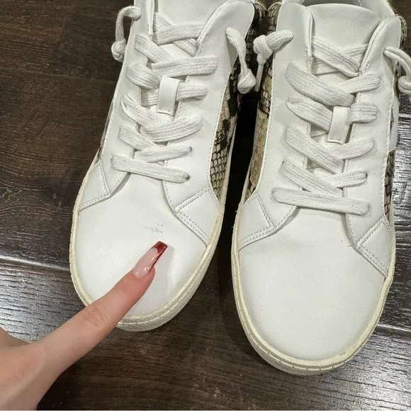 Steve Madden Sienna Madden Girl Larrk Sneaker Size 8.5 Women
