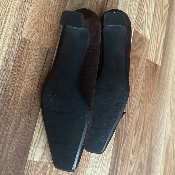 Stewart Weitzman Brown suede leather shoe size 10, small heel