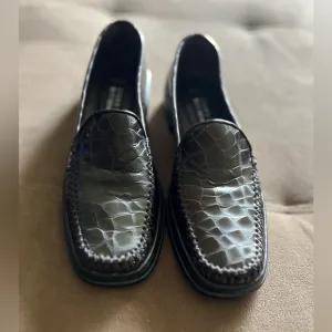 Stuart Weitzman Black Alligator / Crocodile 🐊 Patent Leather Wedge Loafer Shoes
