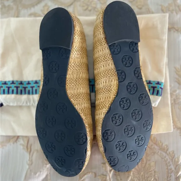 SZ 9 EXC Condition Tory Burch Reva Navy   Raffia Flats W/ Duster Bag