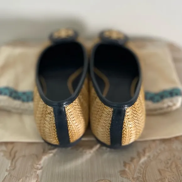 SZ 9 EXC Condition Tory Burch Reva Navy   Raffia Flats W/ Duster Bag