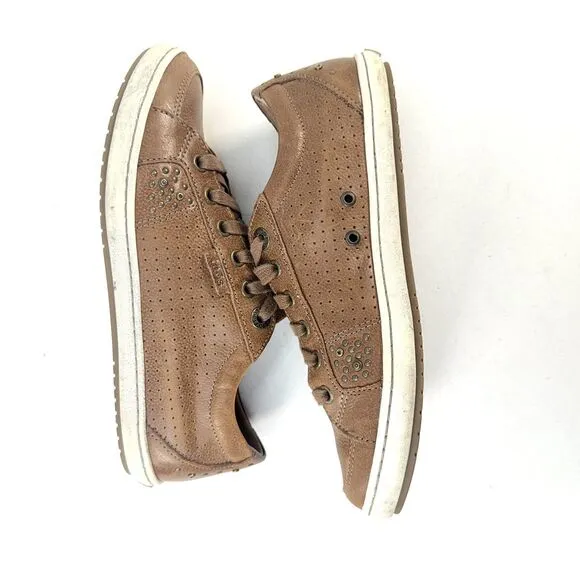 Taos Shoes Womens 7 Brown Freedom Sneakers Leather Low Top Lace-Up Comfort Studs