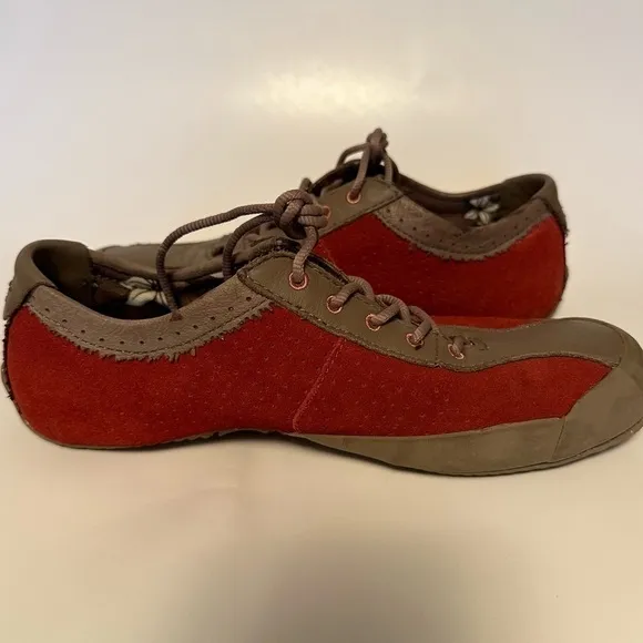 TEVA KEAGAN 6053 Women's Size 8 Red Suede W/Brown Leather Comfort Shoes