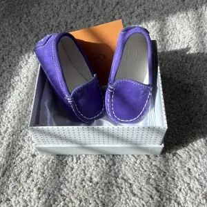 Tod’s baby unisex loafer size 17
