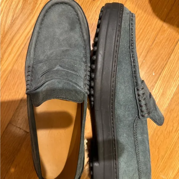 Tod’s Men's suede blue/gray Loafers