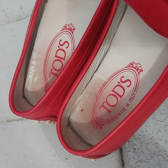 TOD'S Red leather soft big girls loafers 34.5 4.5 US
