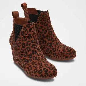 Toms Womens Kelsey Brown Suede Pull On Round Toe Chelsea Boots Shoes NWT