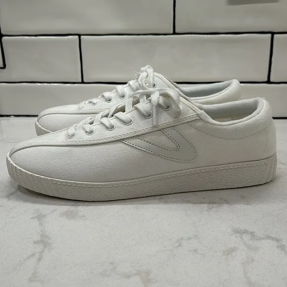 TRETORN WHITE TENNIS SHOES SNEAKERS 9.5M WOMEN NYLITE NEW