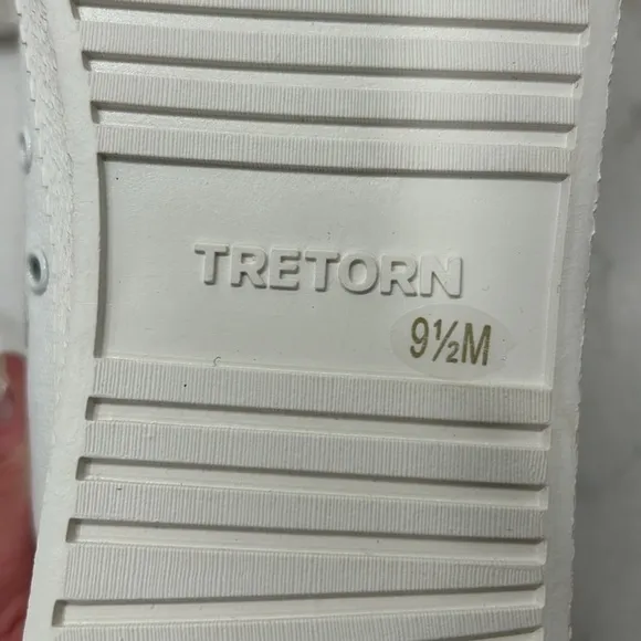 TRETORN WHITE TENNIS SHOES SNEAKERS 9.5M WOMEN NYLITE NEW