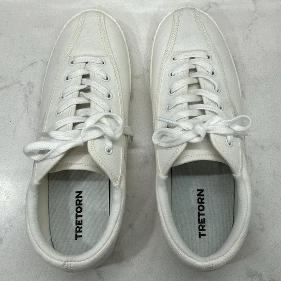 TRETORN WHITE TENNIS SHOES SNEAKERS 9.5M WOMEN NYLITE NEW