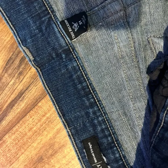 True Religion Relaxed Straight mens jeans