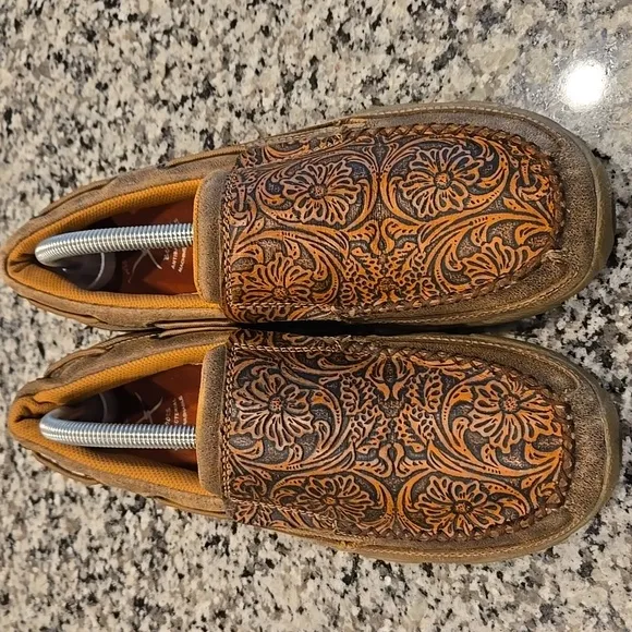 TWISTED X WOMEN'S SLIP-ON DRIVING MOC BOMBER TOOLED. SIZE 10M.