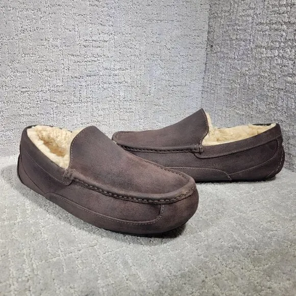Ugg Ascot Men's Size 11EEE US Brown Suede Slip On Wool Shearling Shoes 1103889