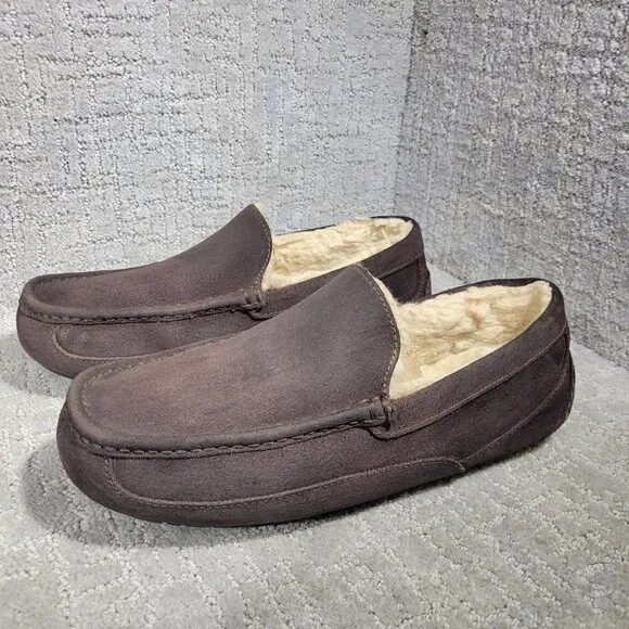 Ugg Ascot Men's Size 11EEE US Brown Suede Slip On Wool Shearling Shoes 1103889