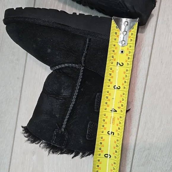 Ugg Australia Women 3280T Bow Back Leather sheepskin boots shoes sz 6 toddler